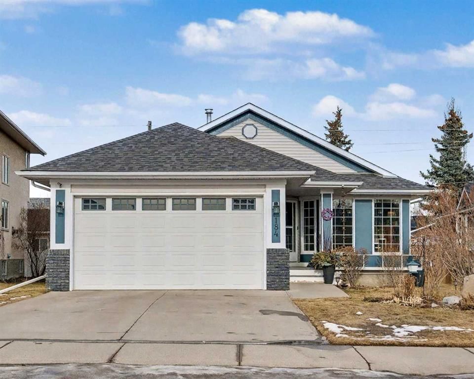 184 Harvest Hills Drive NE, Calgary — main listing photo