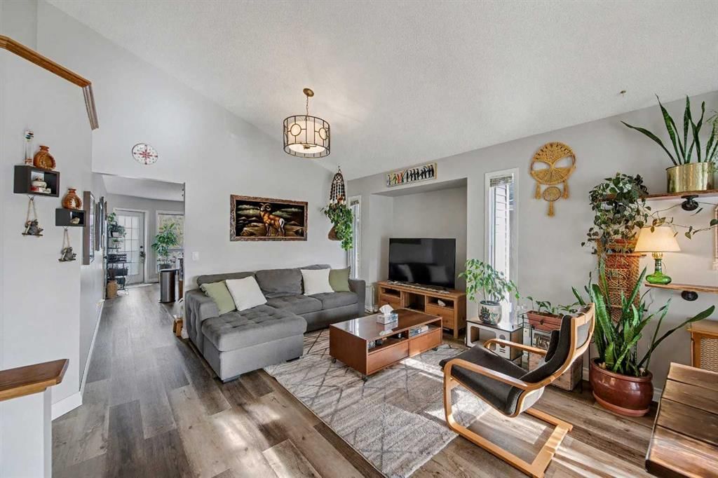 184 Harvest Hills Drive NE, Calgary — photo 5 of 49