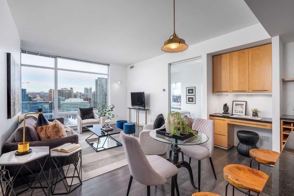 1703, 215 13 Avenue SW, Calgary — main listing photo