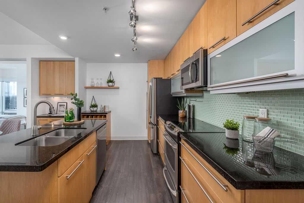 1703, 215 13 Avenue SW, Calgary — photo 3 of 23