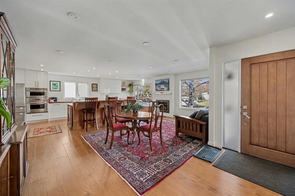 7331 Silver Mead Road NW, Calgary — photo 4 of 49