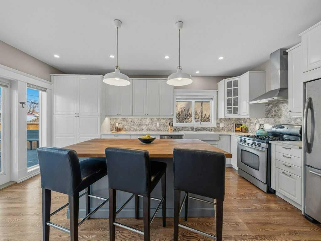 250 23 Avenue NE, Calgary — photo 3 of 44