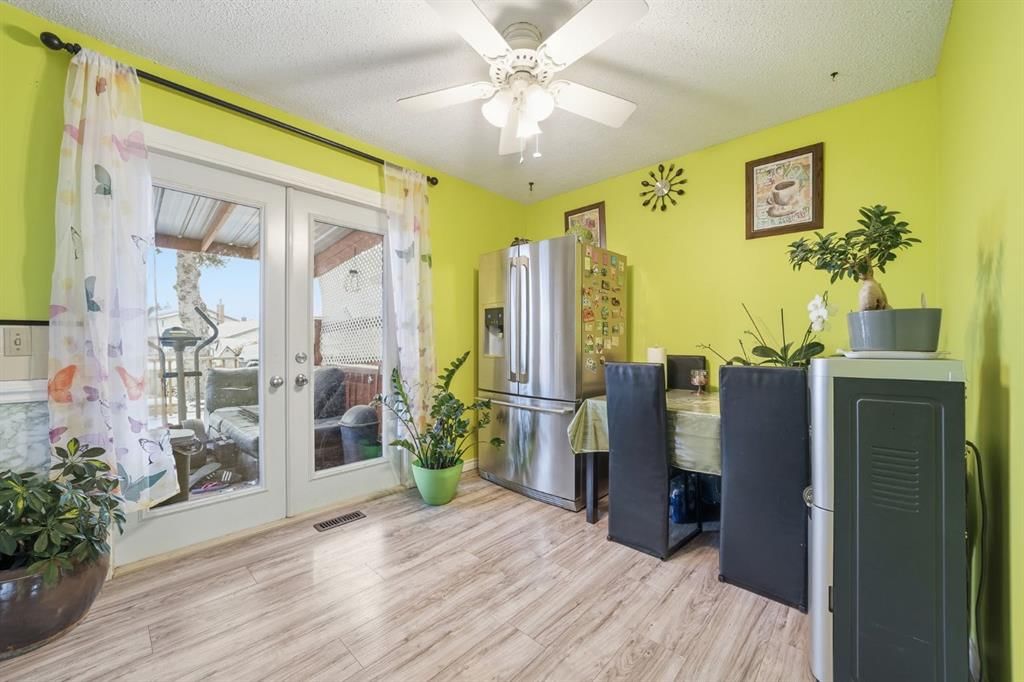 6411 26 Avenue NE, Calgary — photo 5 of 21