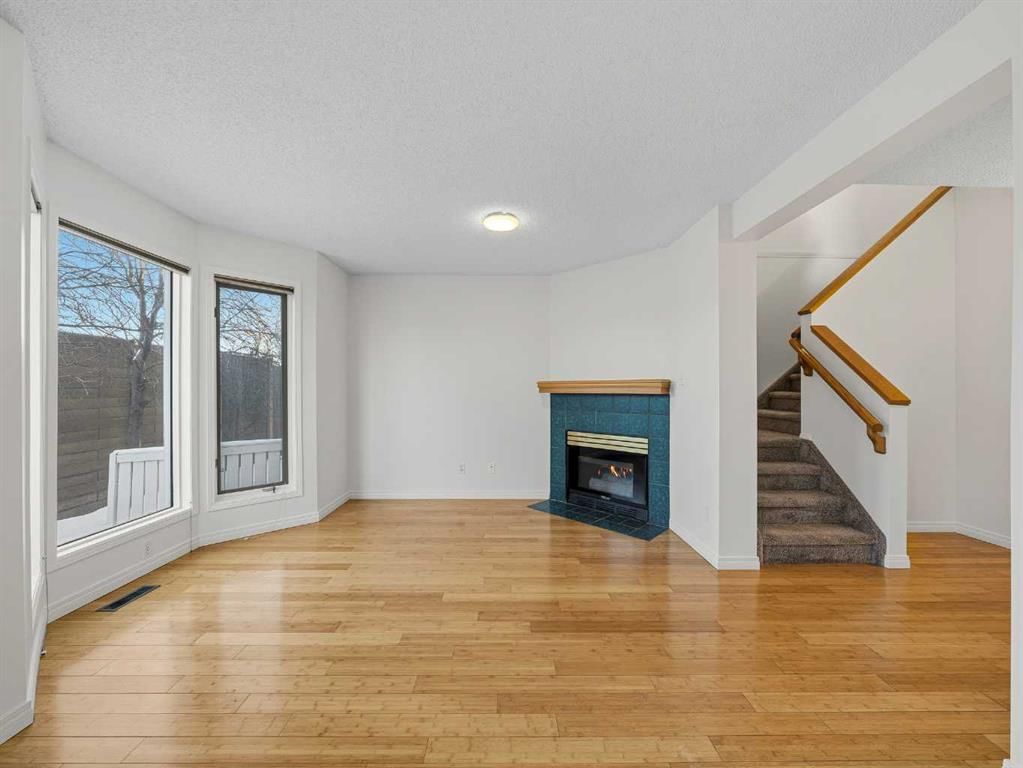 626 Hawkstone Manor NW, Calgary — photo 3 of 46