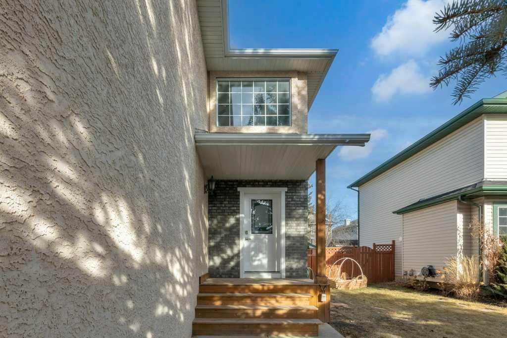 10832 Valley Springs Road NW, Calgary — photo 2 of 28