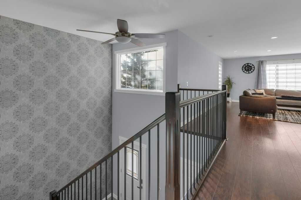 10832 Valley Springs Road NW, Calgary — photo 5 of 28
