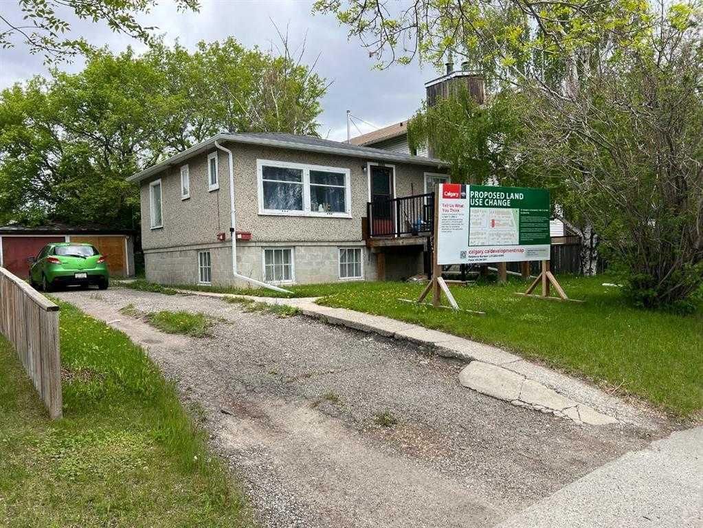 1436 22 Avenue NW, Calgary — photo 3 of 26