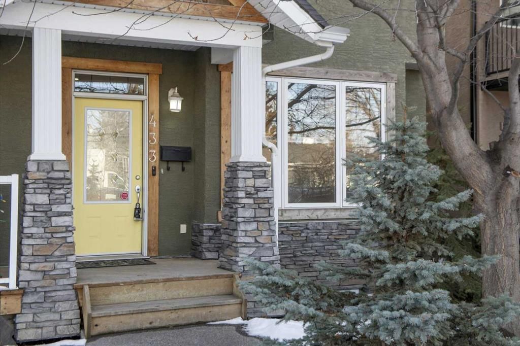 433 19 Avenue NE, Calgary — photo 2 of 47