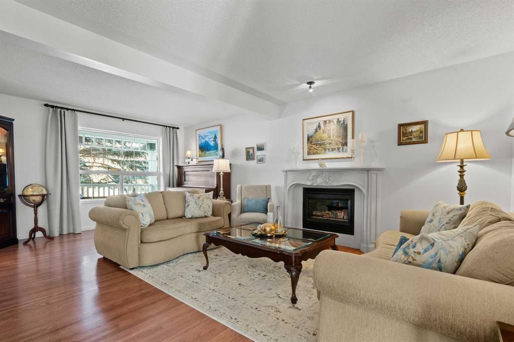 63 Springbank Crescent SW, Calgary — photo 4 of 50