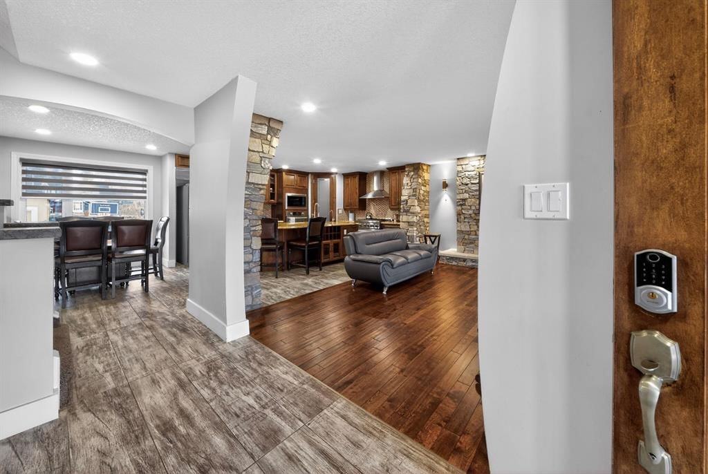 740 Lake Ontario Drive SE, Calgary — photo 4 of 39