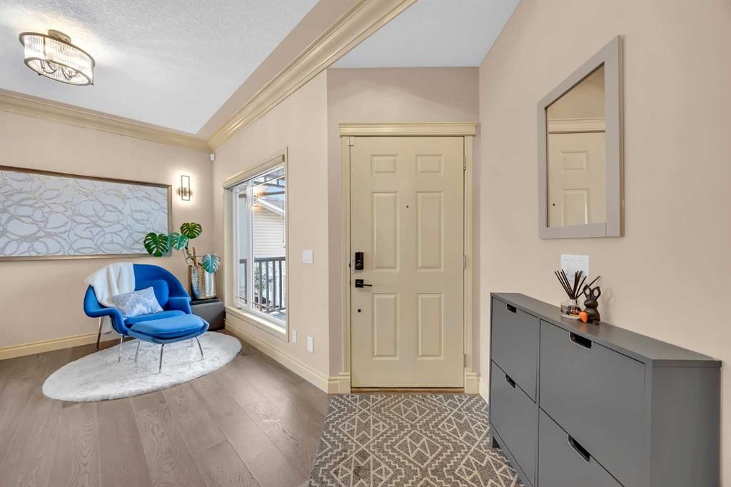 100 Cougarstone Manor SW, Calgary — photo 2 of 50