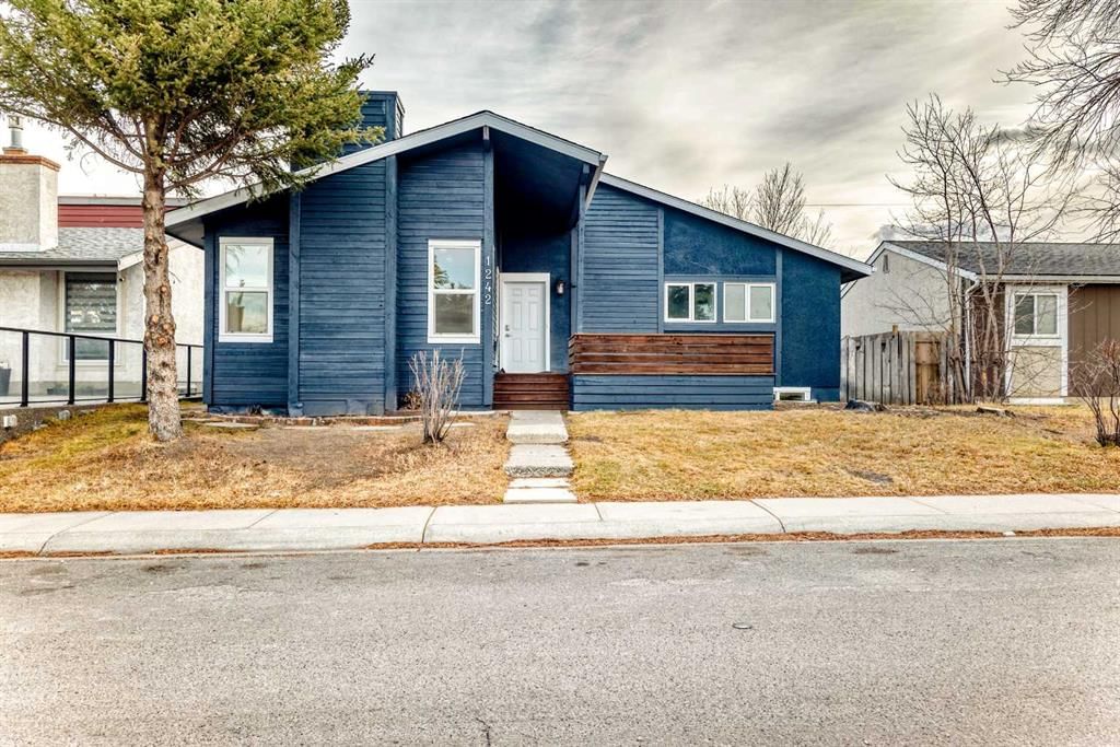 1242 Mardale Drive NE, Calgary — photo 2 of 35