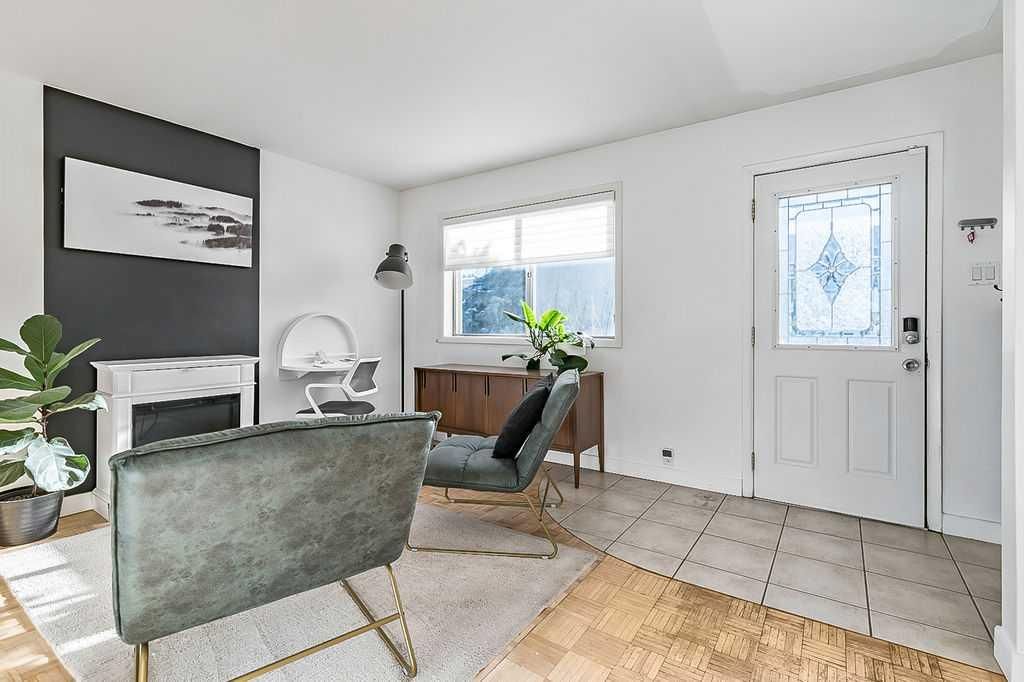 2036 51 Avenue SW, Calgary — photo 3 of 40