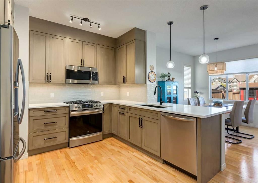 24 Silverado Saddle Court SW, Calgary — photo 2 of 48