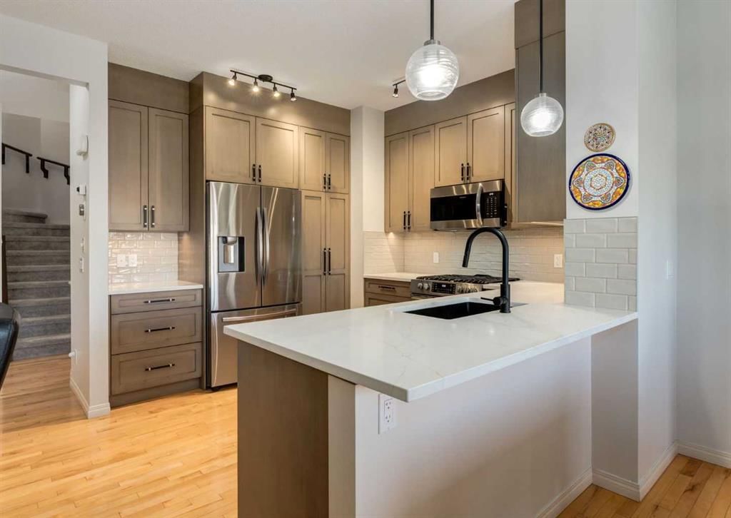 24 Silverado Saddle Court SW, Calgary — photo 3 of 48