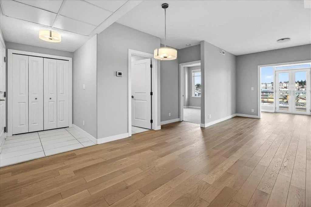 501, 24 Varsity Estates Circle NW, Calgary — photo 5 of 40