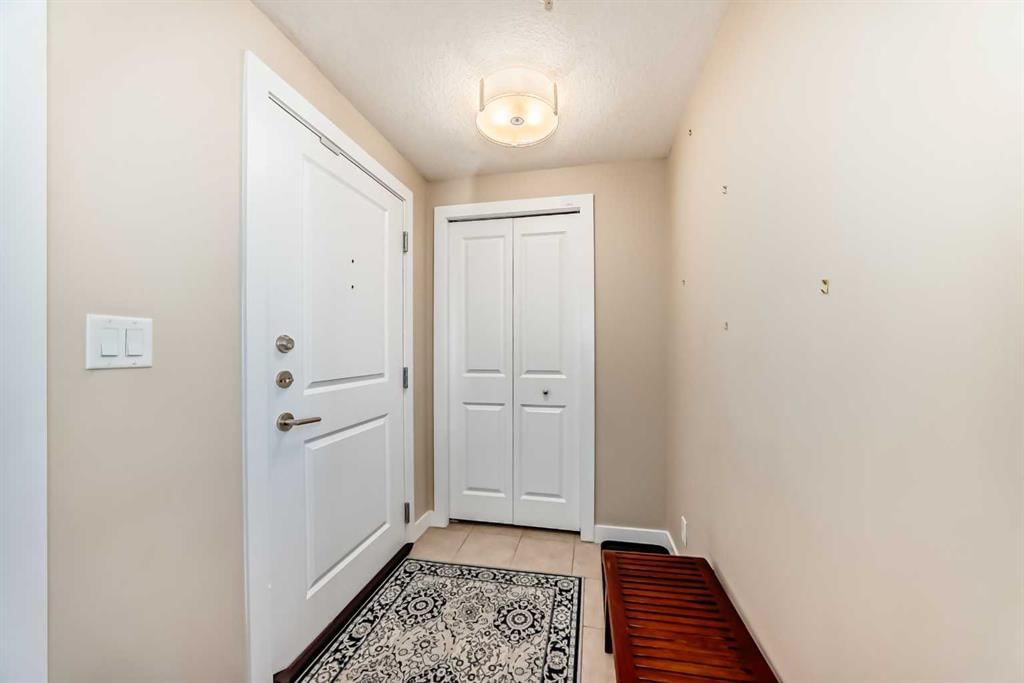 310, 24 Varsity Estates Circle NW, Calgary — photo 4 of 34