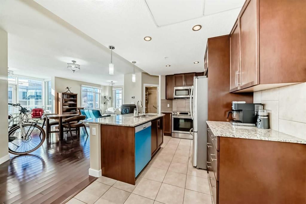 310, 24 Varsity Estates Circle NW, Calgary — photo 5 of 34