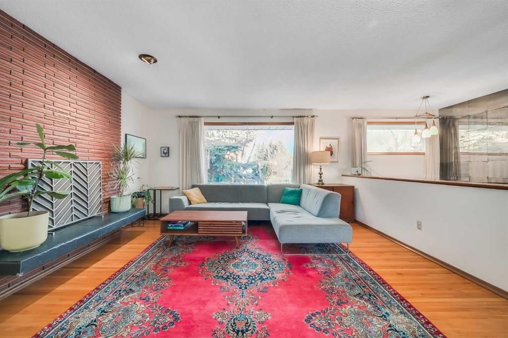 10427 Wapiti Drive SE, Calgary — photo 4 of 45