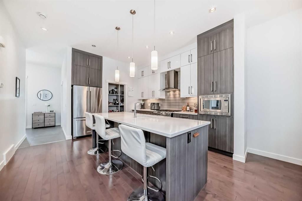2807 25 Street SW, Calgary — photo 5 of 38