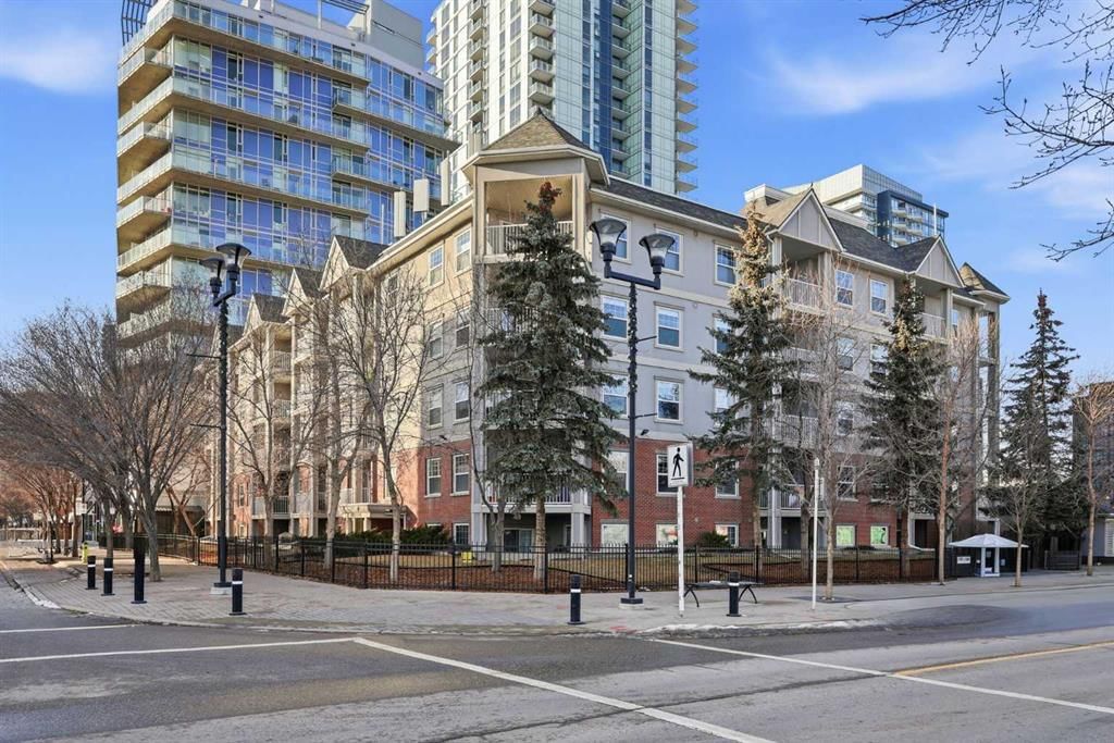 217, 630 8 Avenue SE, Calgary — main listing photo