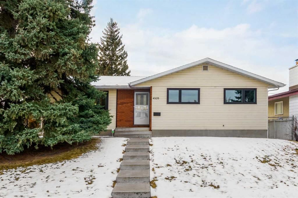 4535 Vandergrift Crescent NW, Calgary — main listing photo