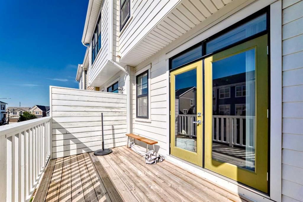 84 Sherwood Row NW, Calgary — main listing photo