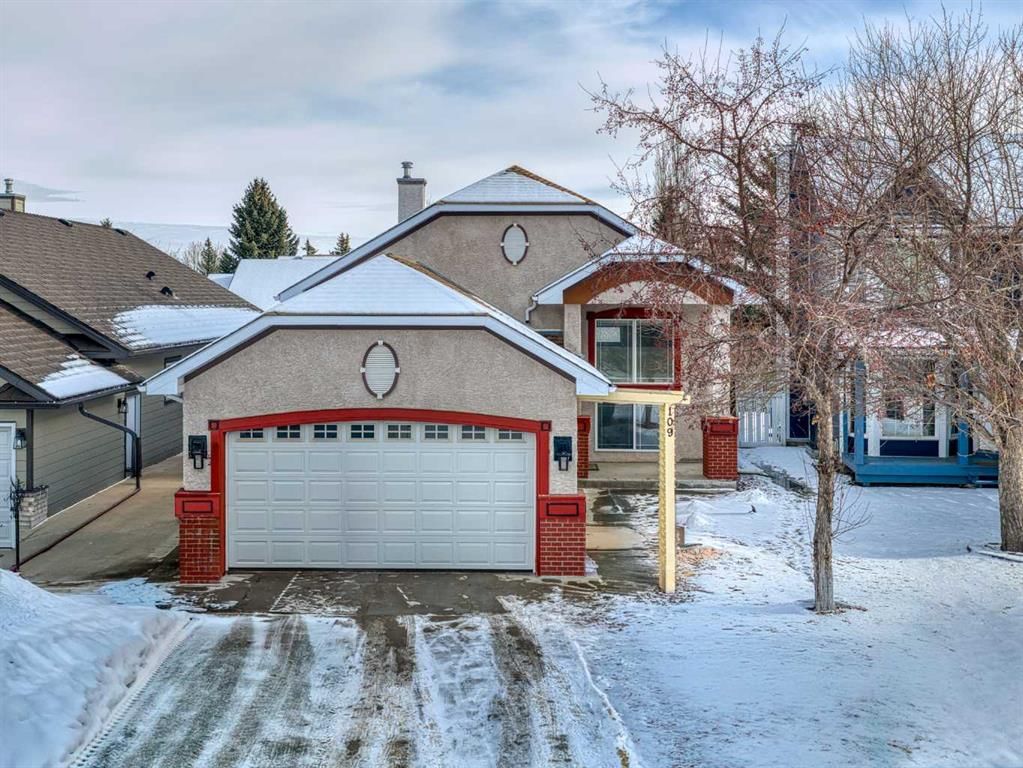 109 Somerset Close SW, Calgary — main listing photo