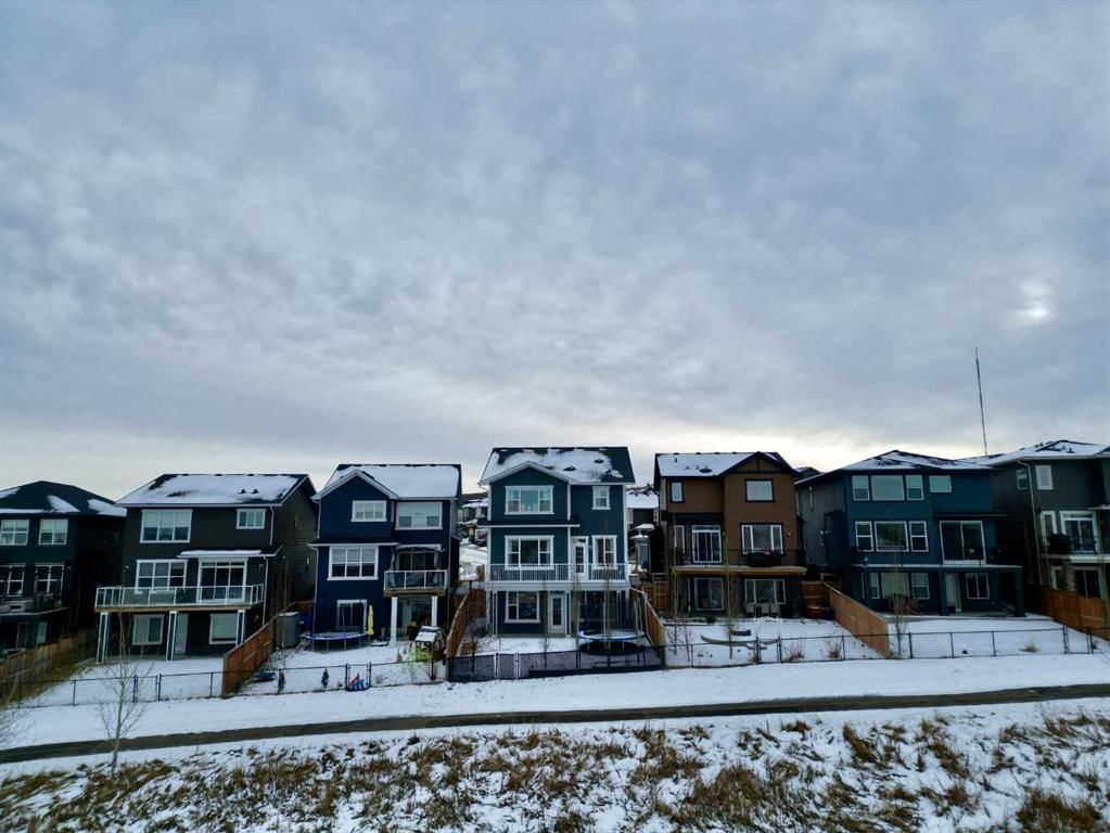 155 Crestridge Hill SW, Calgary — main listing photo