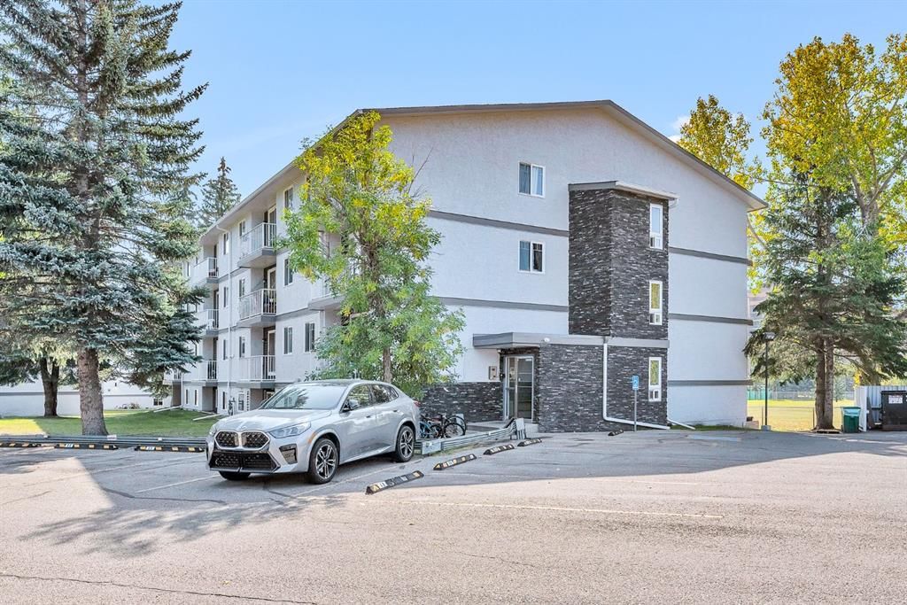 407D, 5601 Dalton Drive NW, Calgary — main listing photo