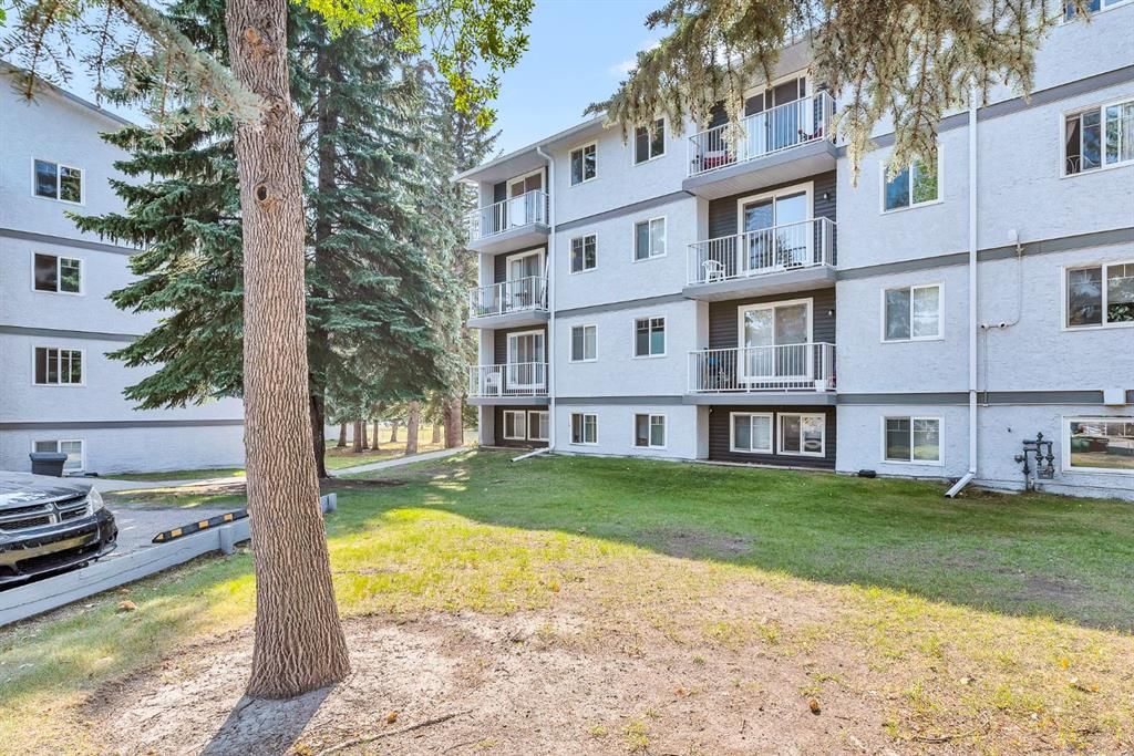 407D, 5601 Dalton Drive NW, Calgary — photo 2 of 34