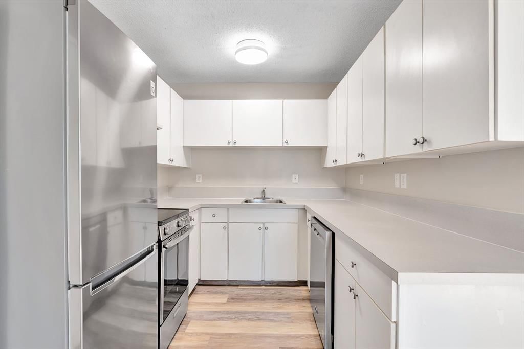 407D, 5601 Dalton Drive NW, Calgary — photo 4 of 34