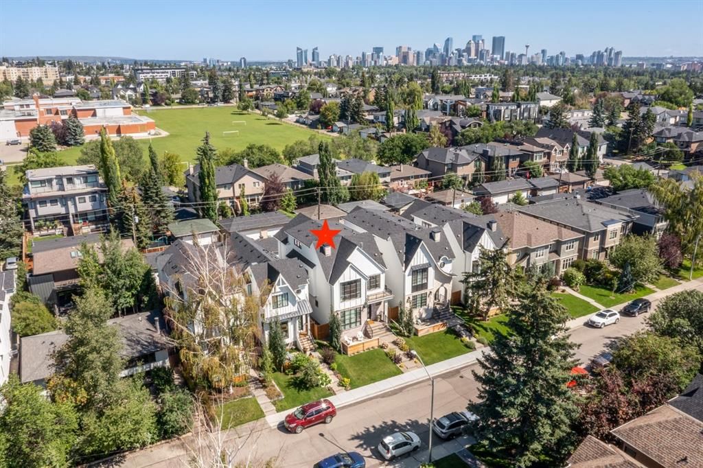 2032 41 Avenue SW, Calgary — photo 3 of 50