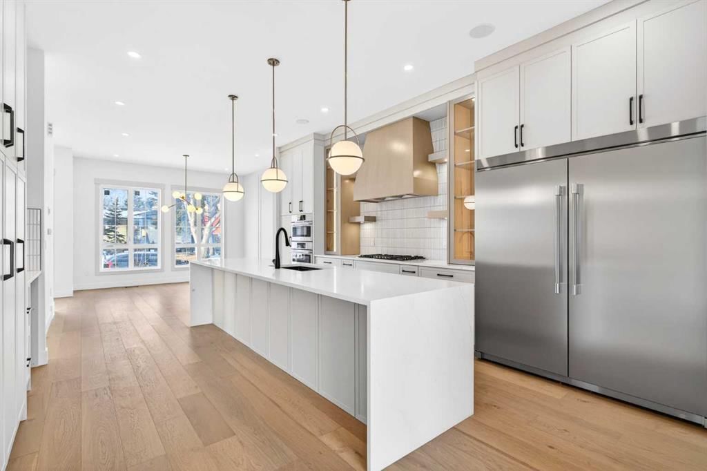 3112 40 Street SW, Calgary — main listing photo