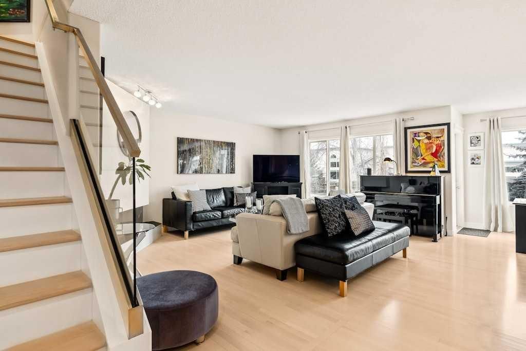 18 Simcoe Terrace SW, Calgary — photo 4 of 36