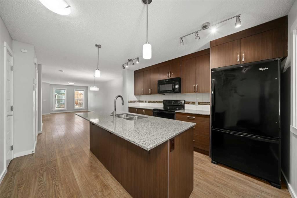 509 Auburn Bay Circle SE, Calgary — photo 5 of 35
