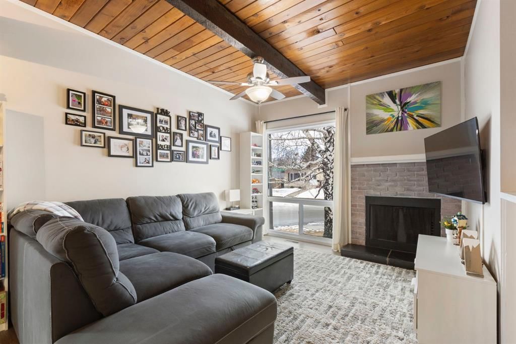 4954 Rundlewood Drive NE, Calgary — photo 2 of 40
