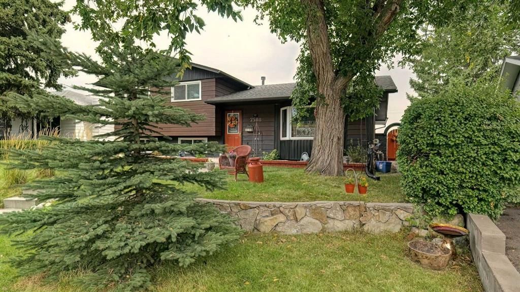 7508 7 Street NW, Calgary — photo 3 of 47