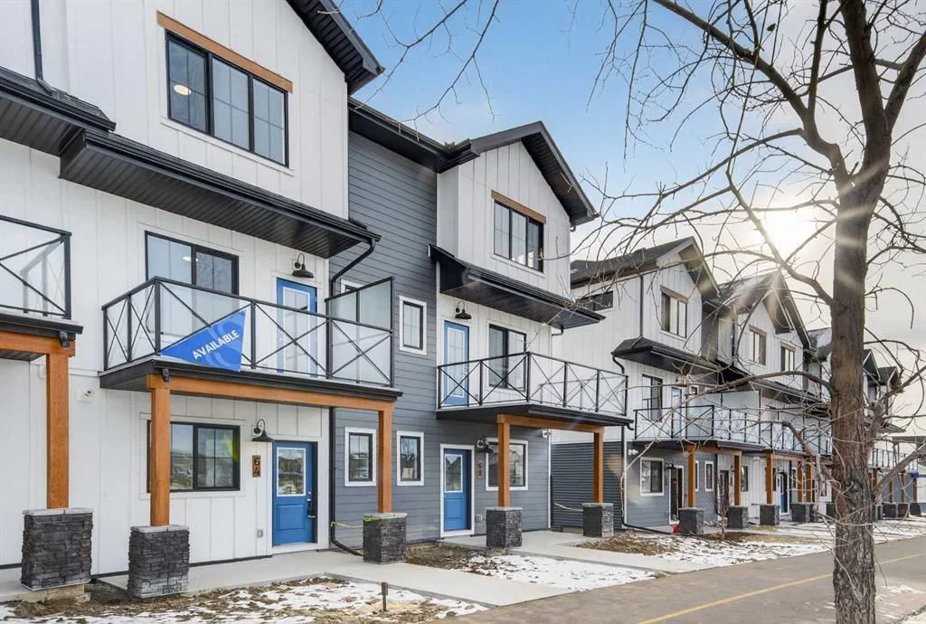 64 Creekside Drive SW, Calgary — main listing photo