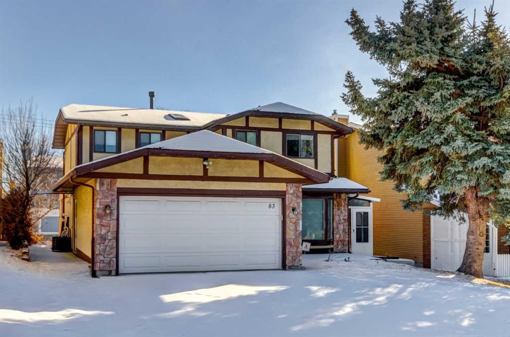 83 Hawkfield Crescent NW, Calgary — photo 2 of 37