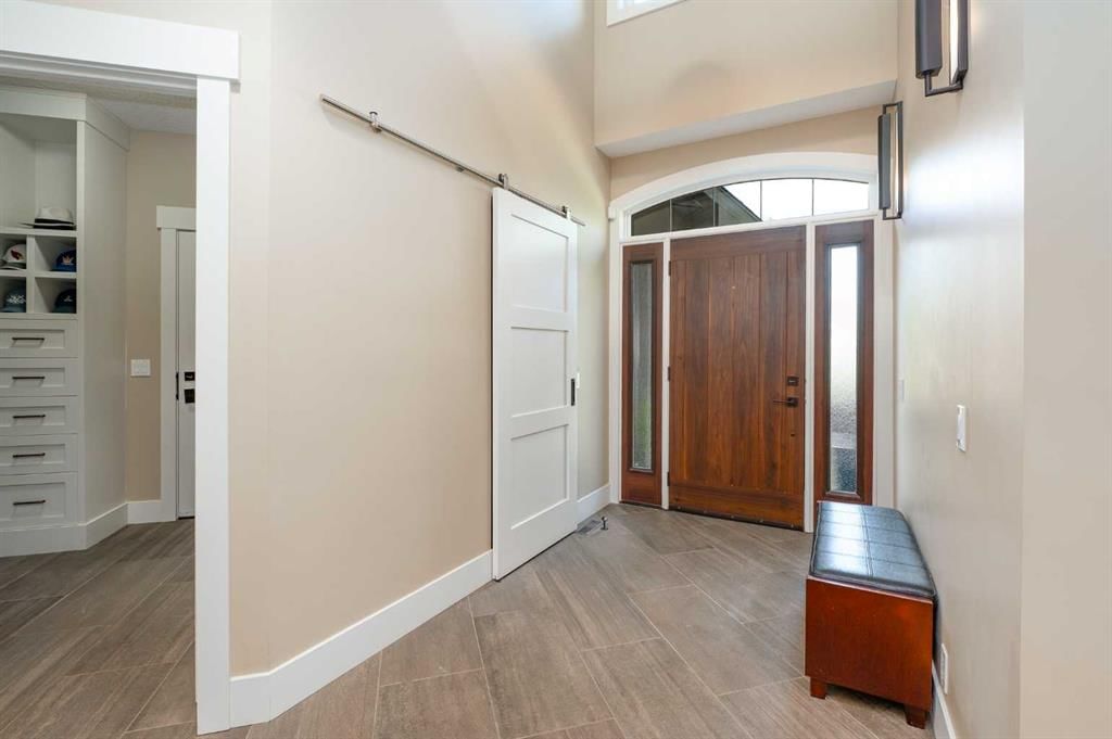 664 29 Avenue NW, Calgary — photo 3 of 50