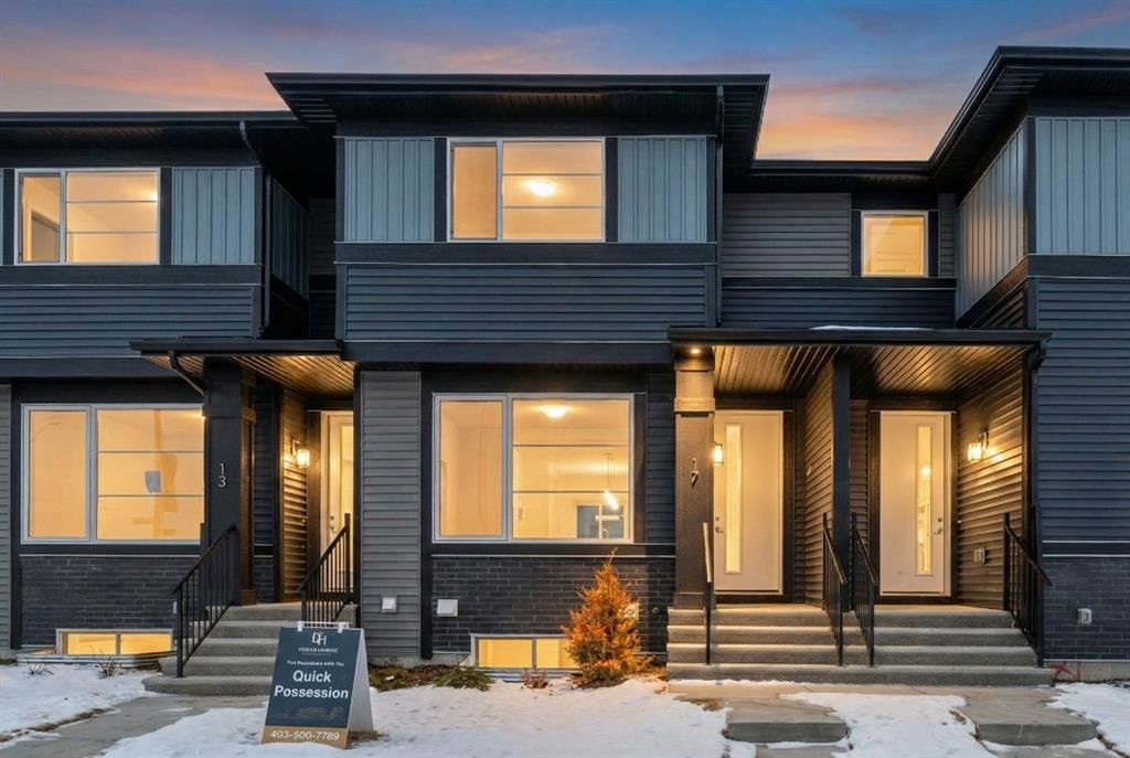 17 Sora Gate SE, Calgary — main listing photo