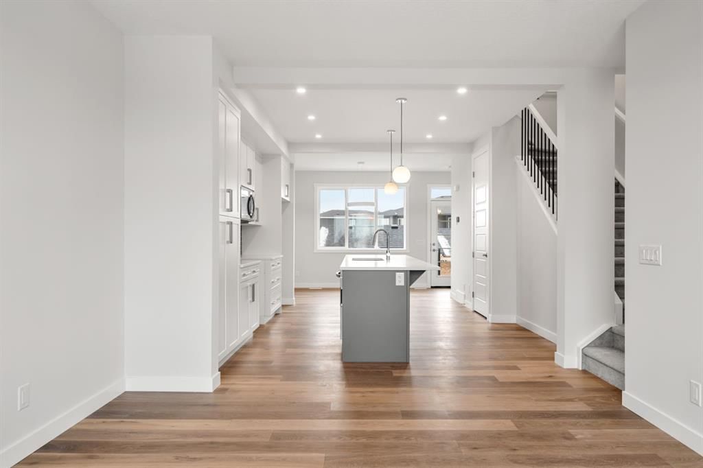 17 Sora Gate SE, Calgary — photo 2 of 11