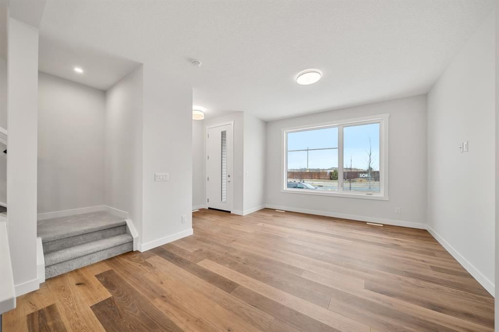 17 Sora Gate SE, Calgary — photo 3 of 11