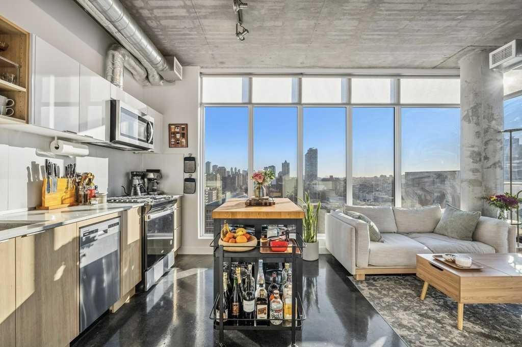 1002, 1319 14 Avenue SW, Calgary — main listing photo