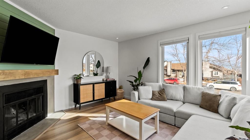 161 Macewan Glen Drive NW, Calgary — photo 4 of 50