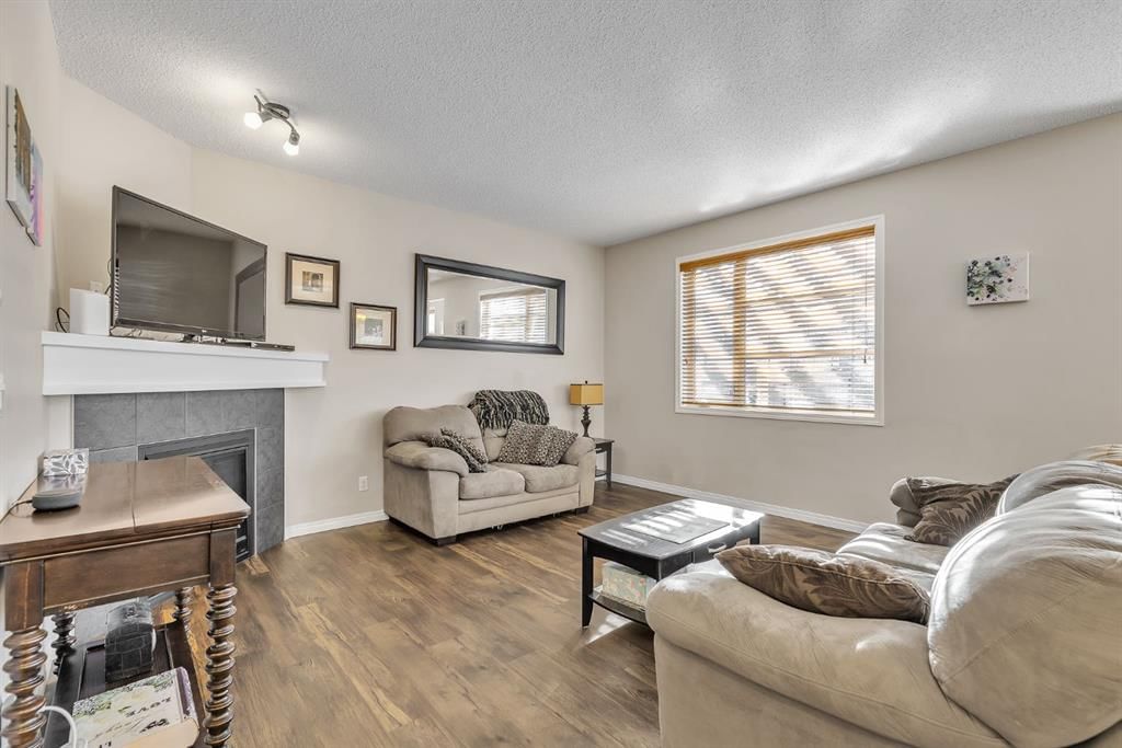 31 Walden Court SE, Calgary — photo 5 of 46