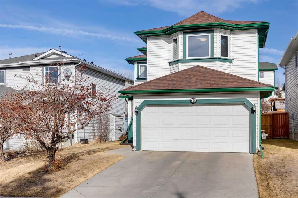 70 Tuscarora Close NW, Calgary — main listing photo
