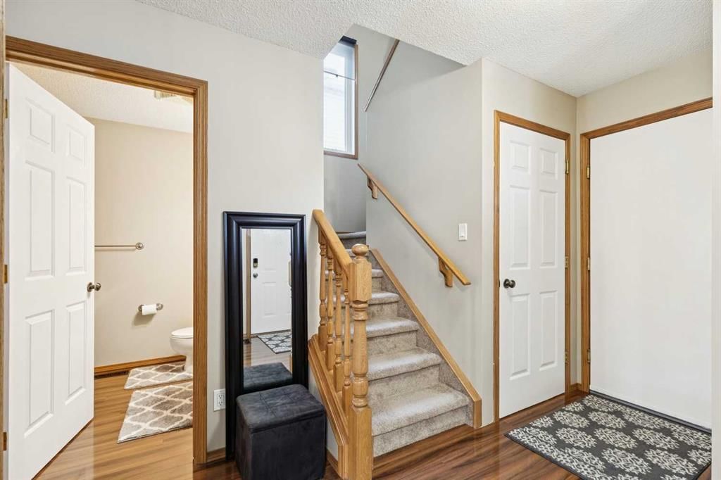 70 Tuscarora Close NW, Calgary — photo 2 of 39
