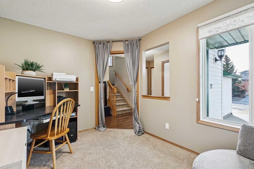 70 Tuscarora Close NW, Calgary — photo 4 of 39